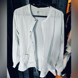 White wonder works scrub jacket